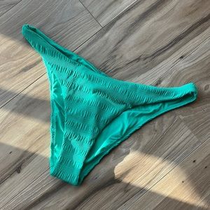 ☀️NWTs O’Neill bikini bottoms💚